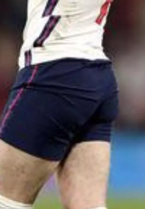 Young, looking to twerk for curious and gay men!