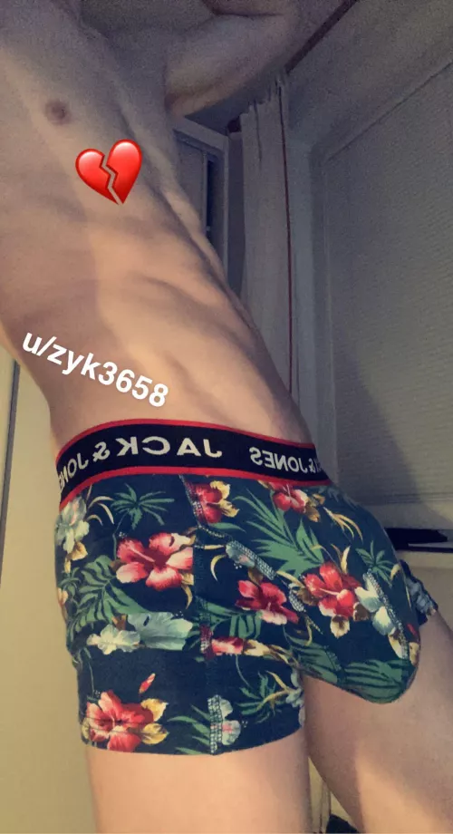 [22] 🫠Bored EU twink, hit me up twinks 😊