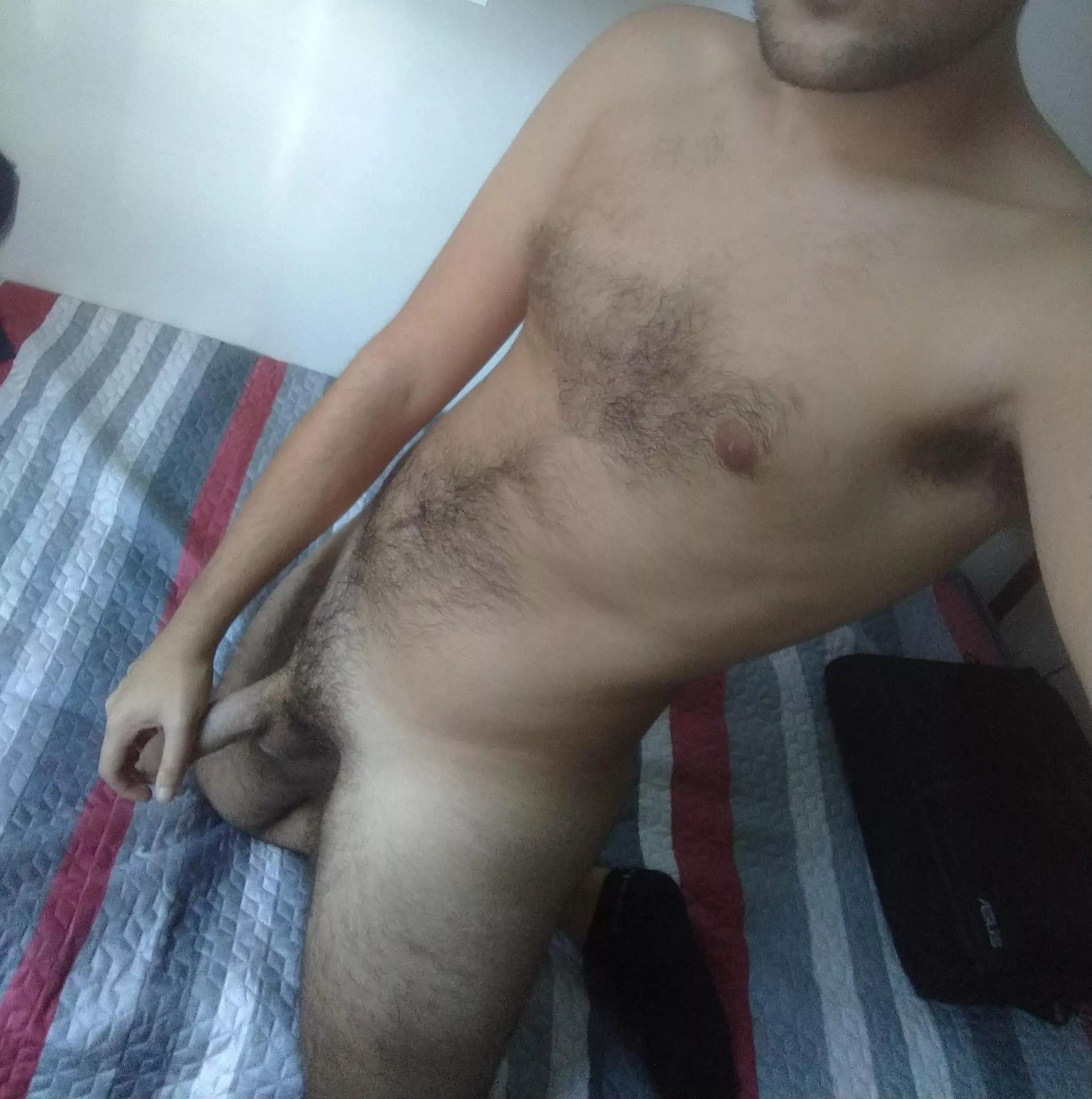 22 from Portugal here looking for some fun be fit or muscled SC elcat_2022, face is a plus
