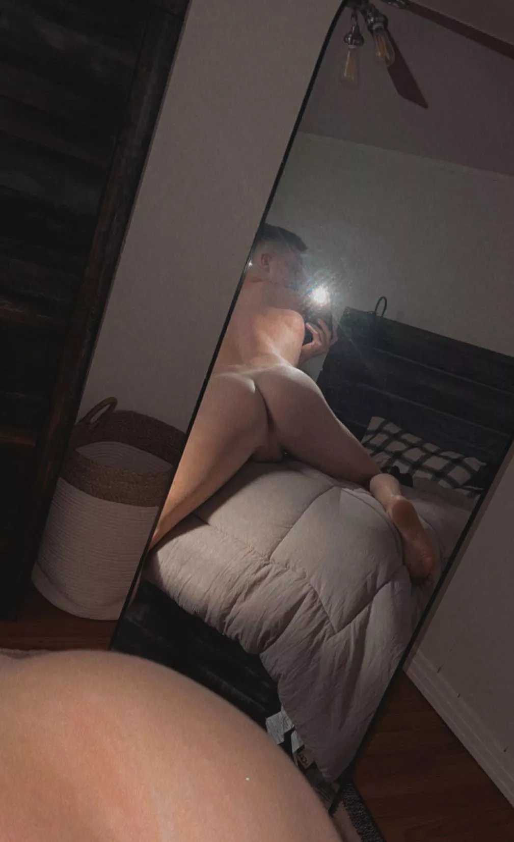 25 masc bro. Into younger guys 18-21 only. Send face and asl for add. Sc: b_guy573