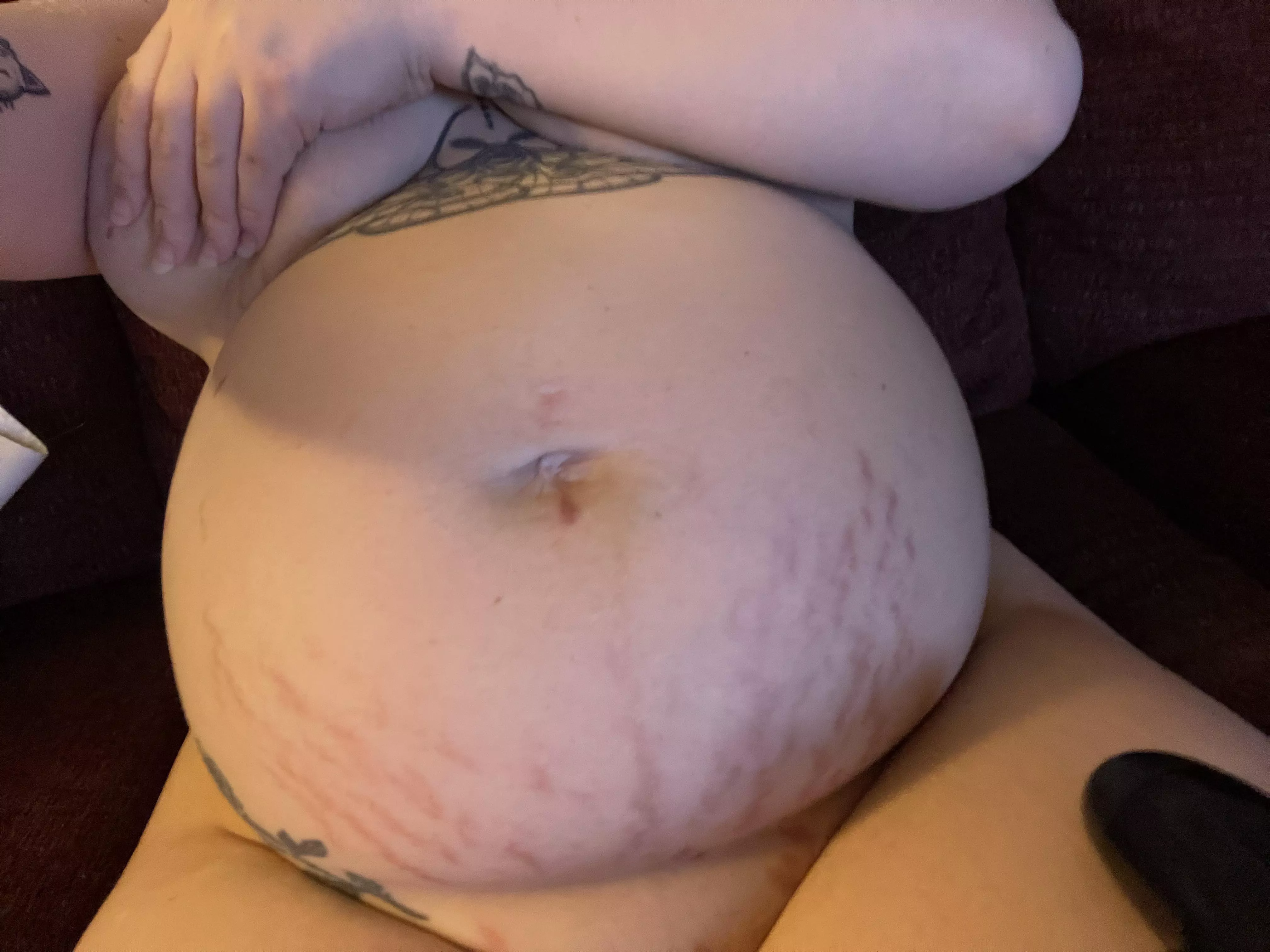 8 months pregnant and horny let me know if you want me to make a custom video for you 😉