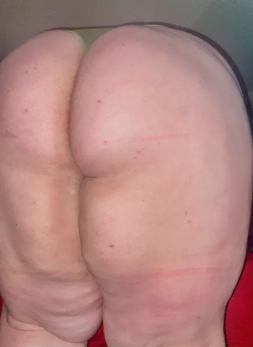 all that’s missing is a bright red hard mark to mark your territory😈 [f20]