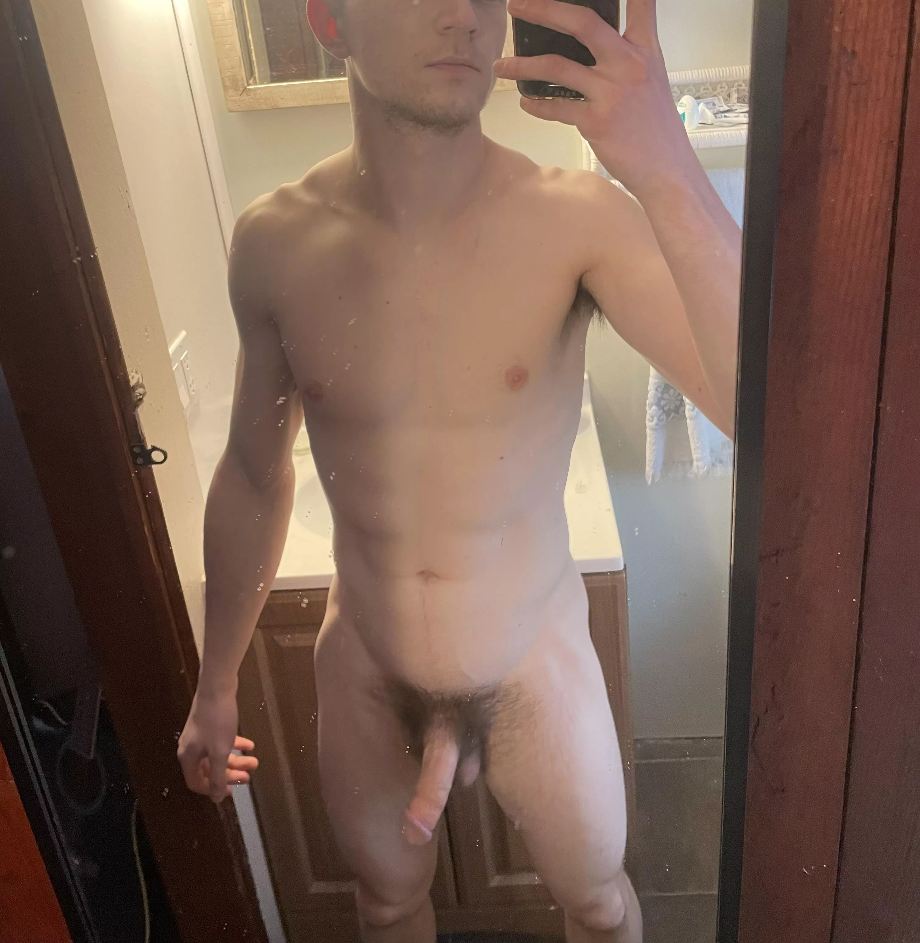 Any horny girls down for FaceTime sexting, hit my dm