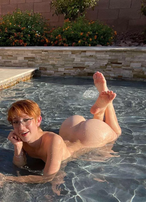 anyone know who this is?!