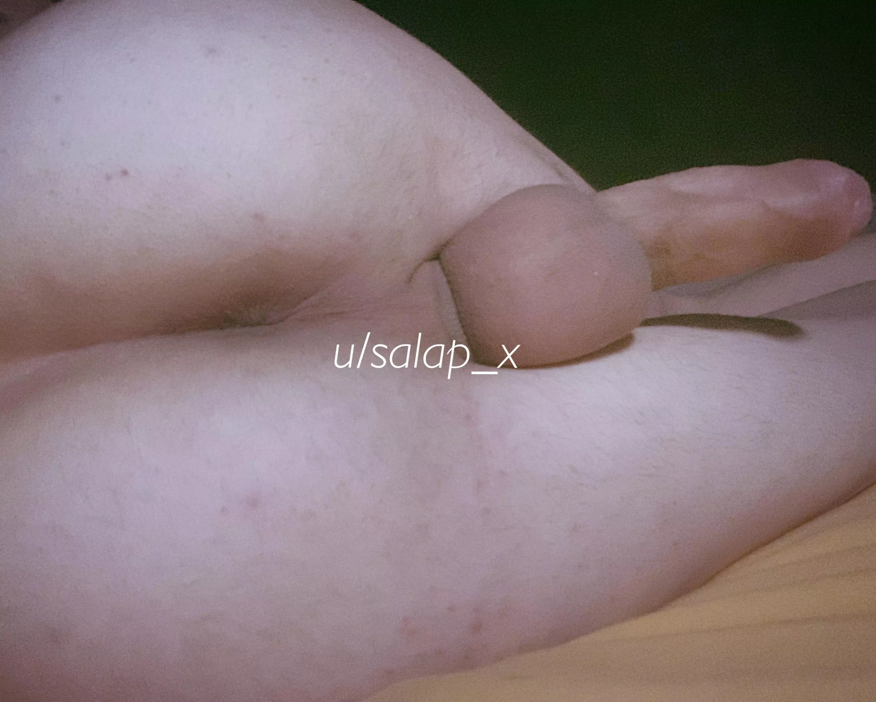 Bottom with a big dick 😋