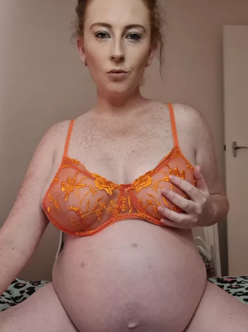 Come make this horny pregnant milf happy 😘😘