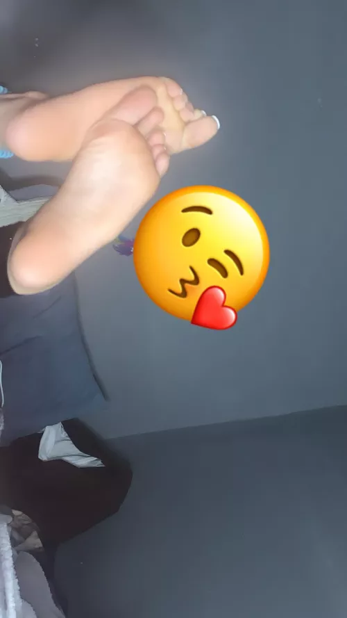 Come suck on my toes