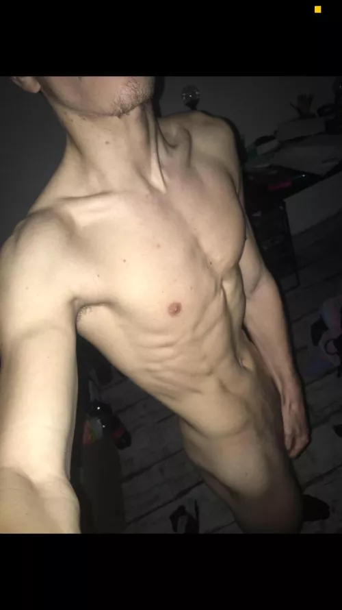 Do like my almost nude body? M(20)