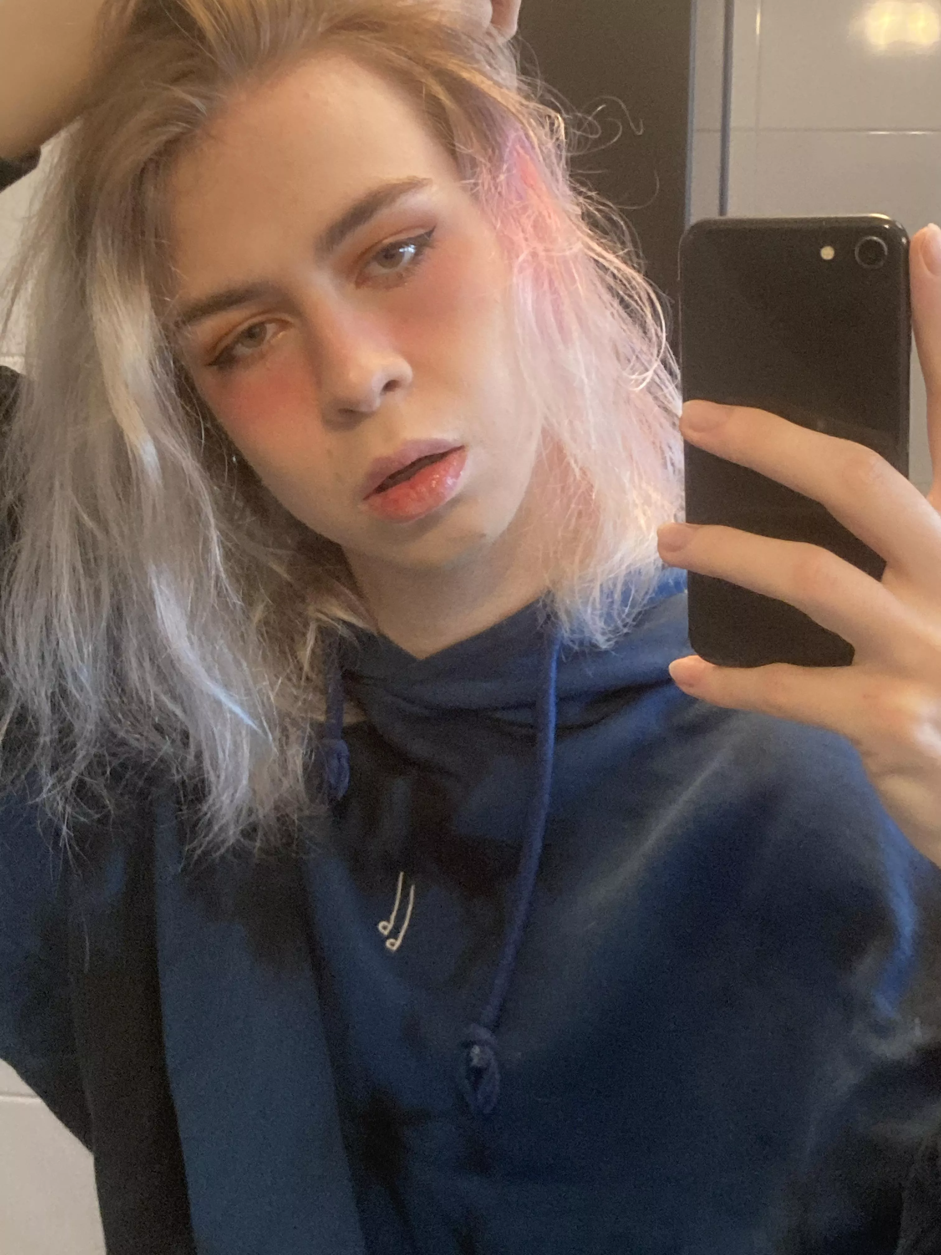 do you think im pretty? :3