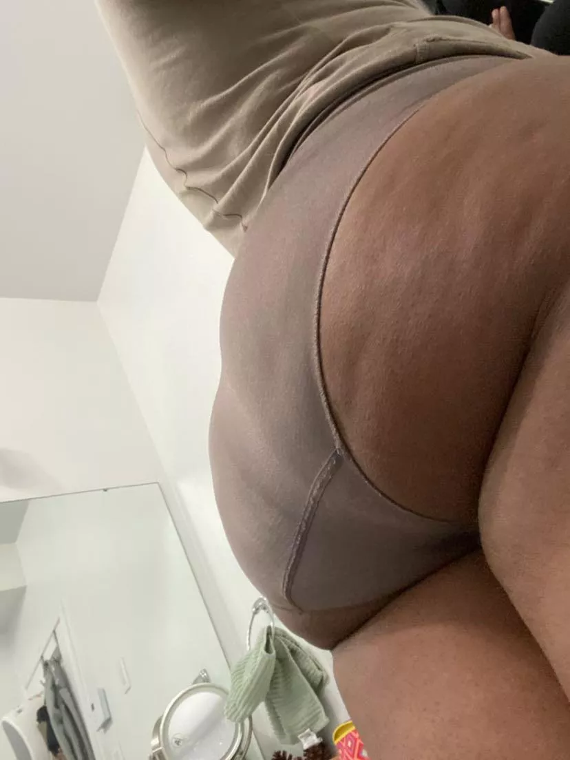 Fat booty 😉