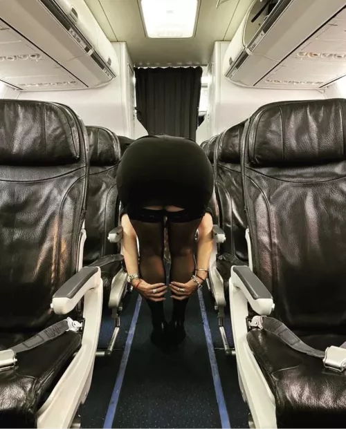 Flight attendants, please assume your demo positions