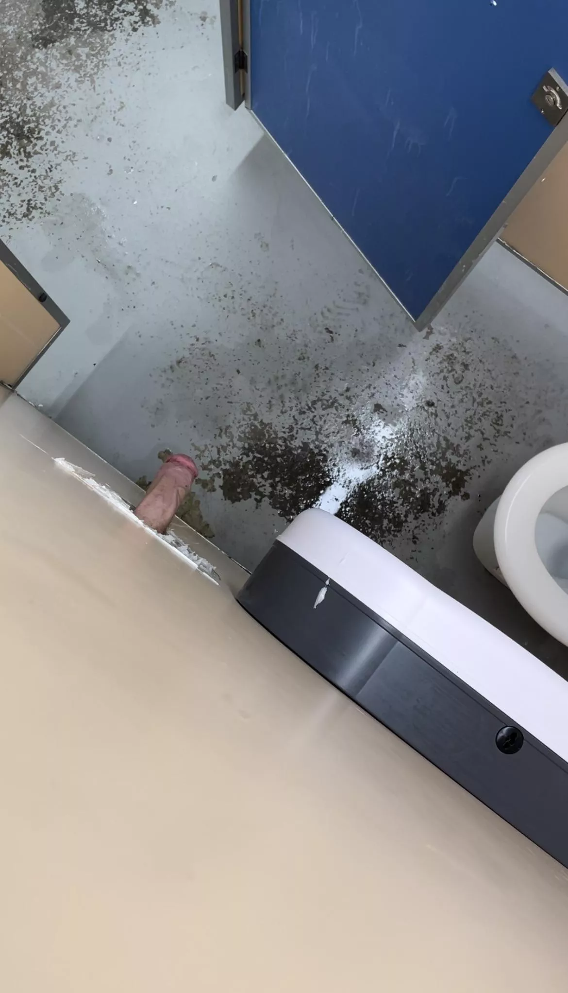 Found a glory hole near my gym