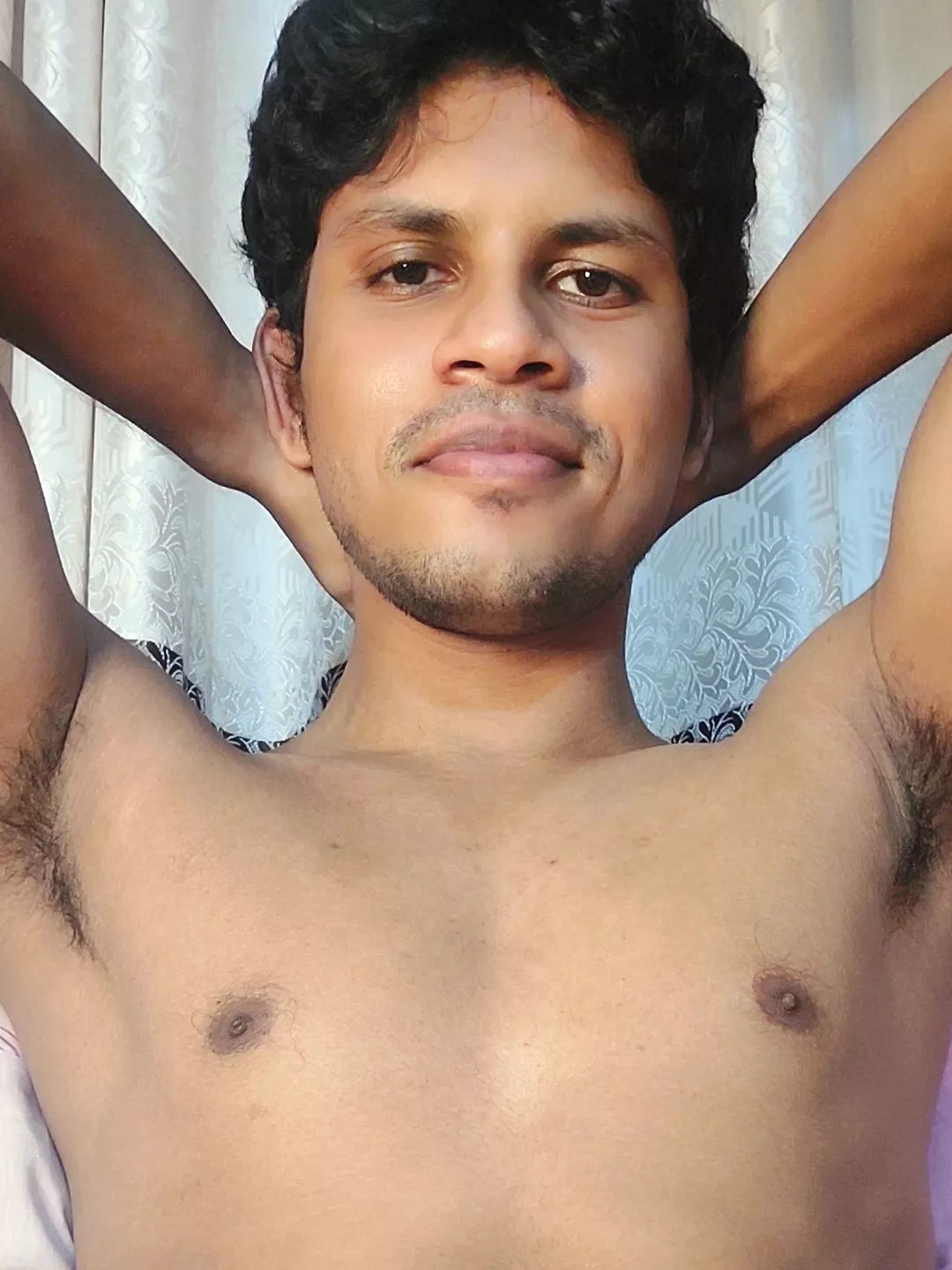 Good Morning. Who is online ?