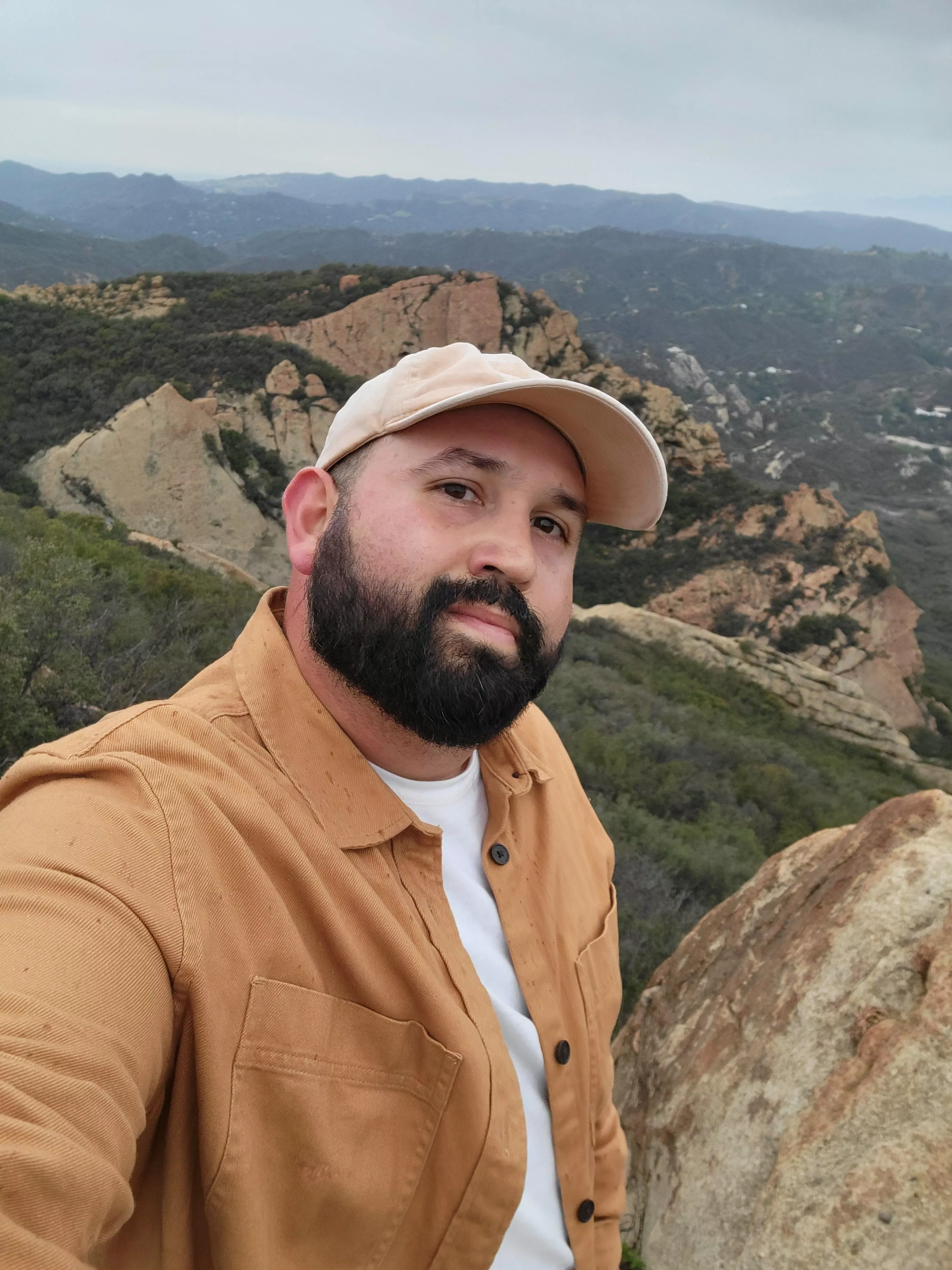 Good Sunday gentlemen, this is me in my happy place. (somewhere lost in the mountains aha)