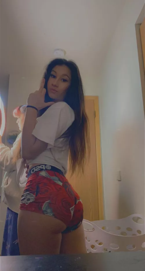 Heyy, selling some of my vids. Nothing professional levelðŸ˜‚just homemade stuff. Buy vids, we can sext, or a ft call it dont matter frfr just seeing if anybody horny as me tonightðŸ˜˜ðŸ˜‚. I do all my stuff on sc so if you msg me plz have that. Thanksâ