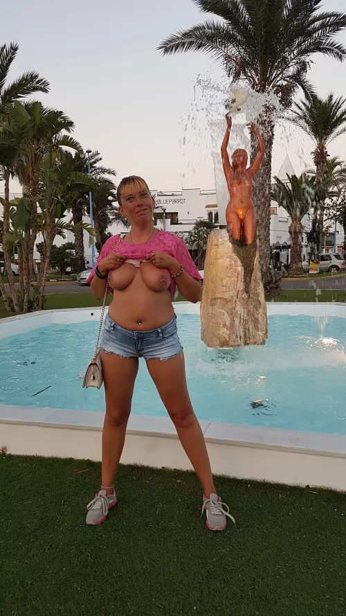 I am a shy girl really! But i do like flashing my tits!