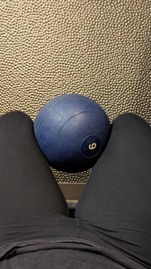 I bet you with this was your head between my legs instead during my workout 😉 (f)