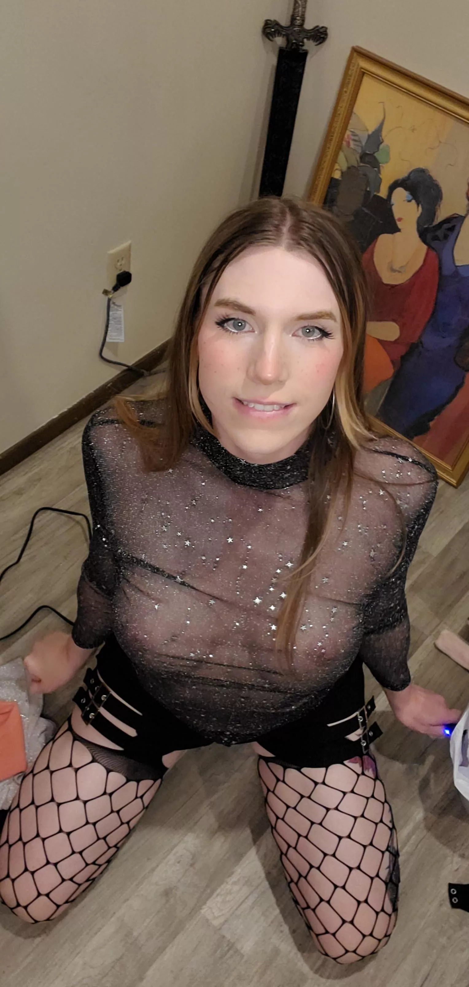 I want someone to cum on my tits while I'm wearing this mesh shirt.🥰😛