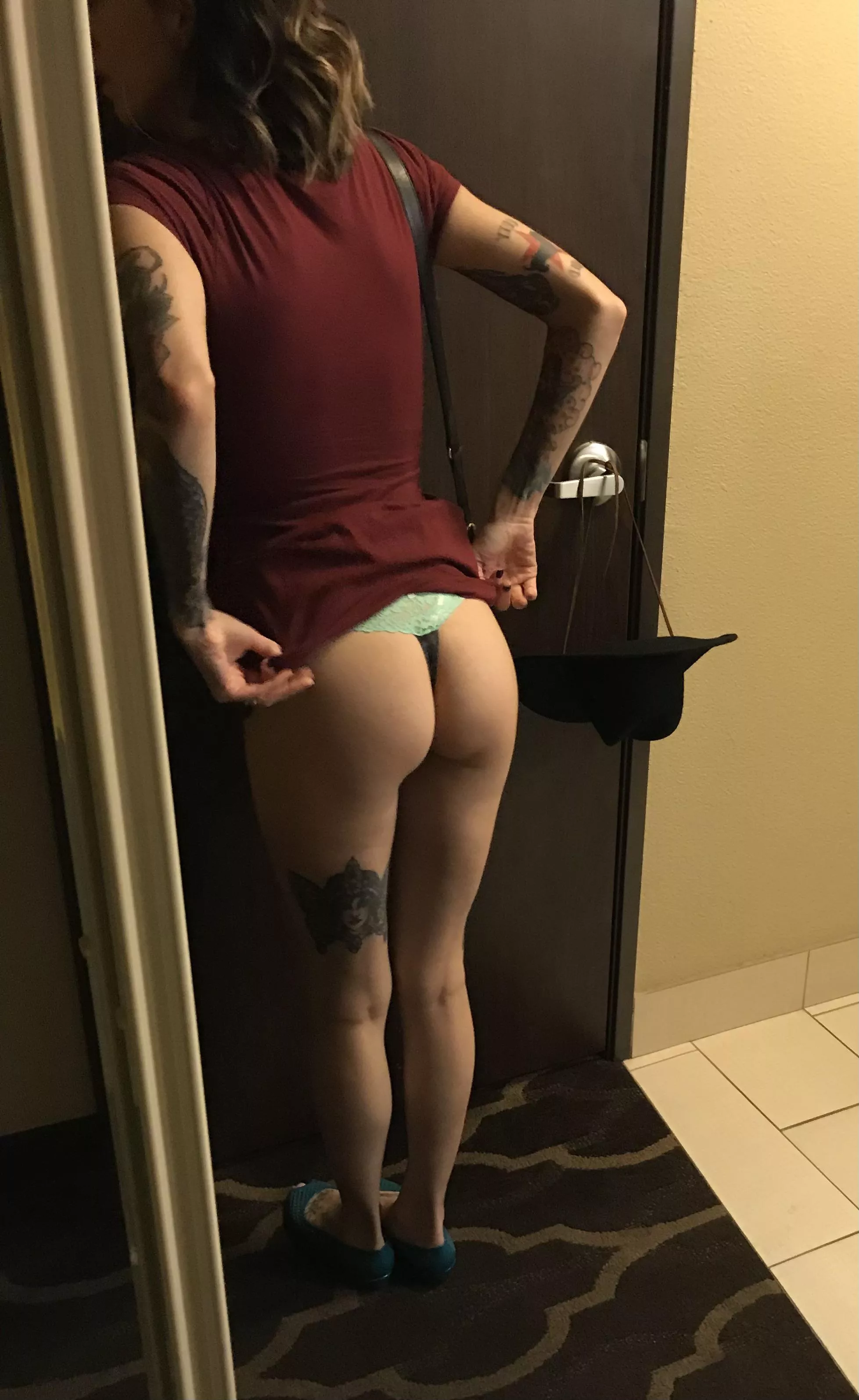 I’d love to watch another guy fuck my wife.(42)