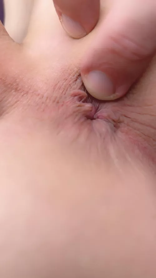 Is it enough close for you to smell it.? [19]