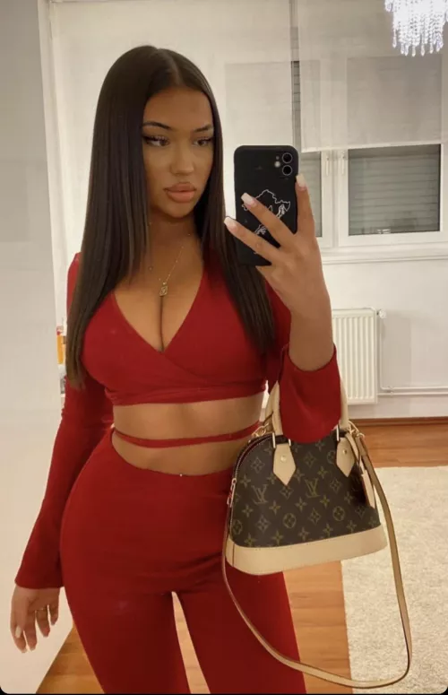 is she bimbo enough?