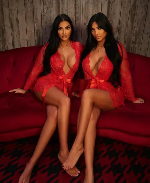 Kate and Beth 🥵🔥