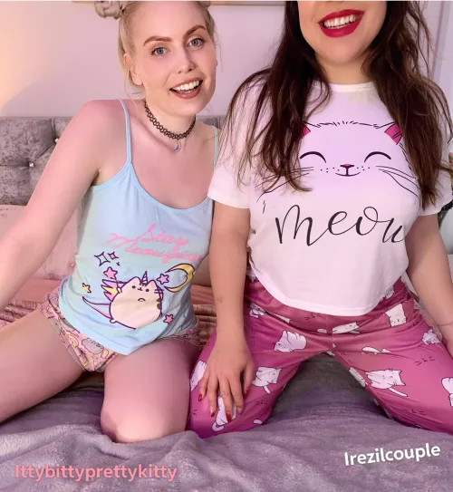 Kitty girl friends 😻