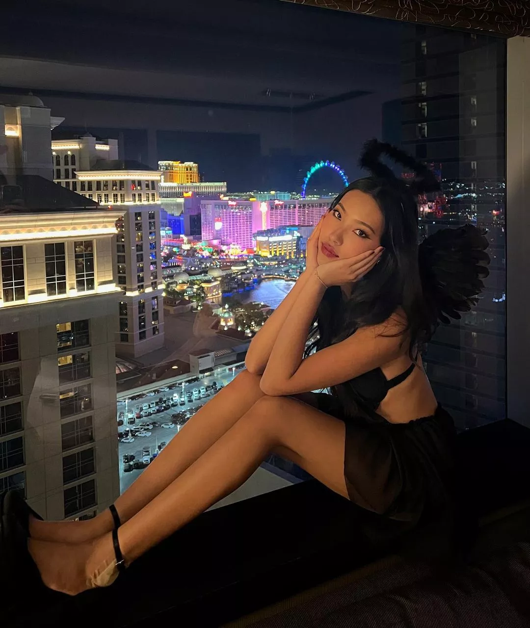 Leggy vegas girl