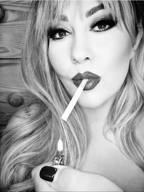 Lighting up a fresh one 🥰🚬😏