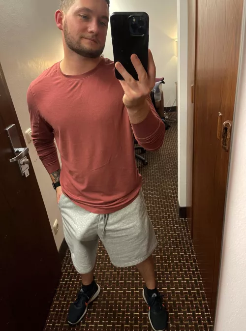 Like my gym outfit to go workout chest? [m30]