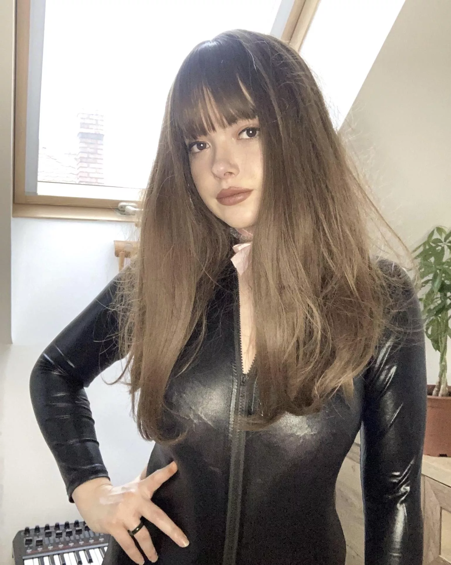 M0mmy came home and is ready to pound you... hard