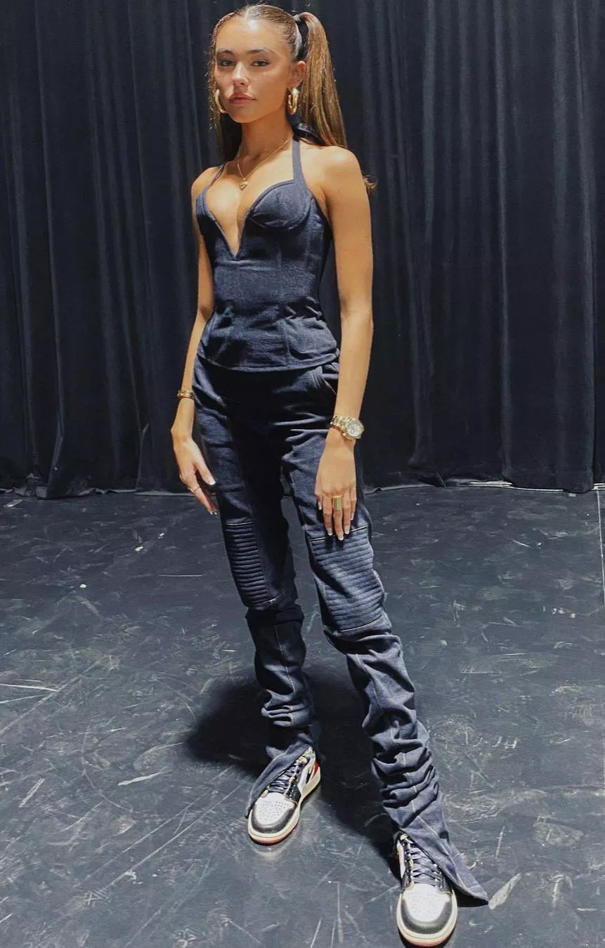 Madison Beer is fine as hell