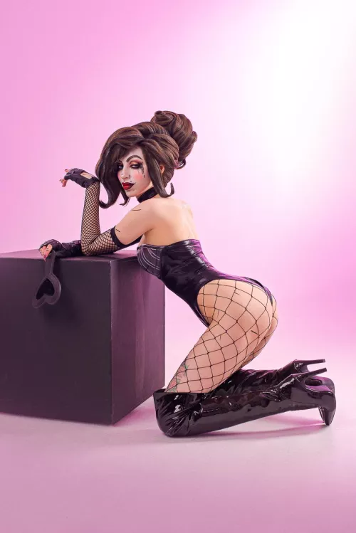 Miss Moxxi by dariarooz