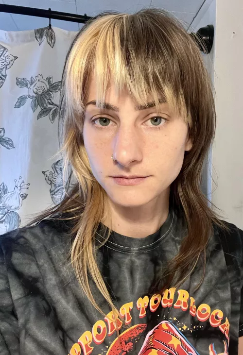 My hair looks like a mullet in this pic and I kinda dig