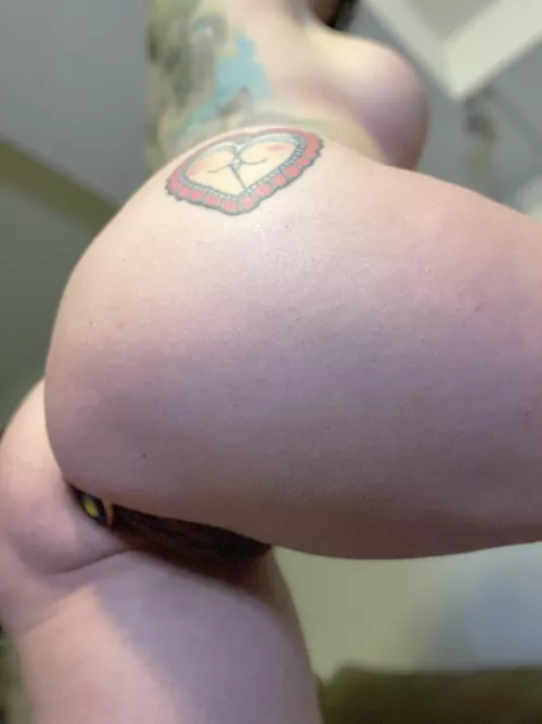 Nice girl by day, good girl at night (f)