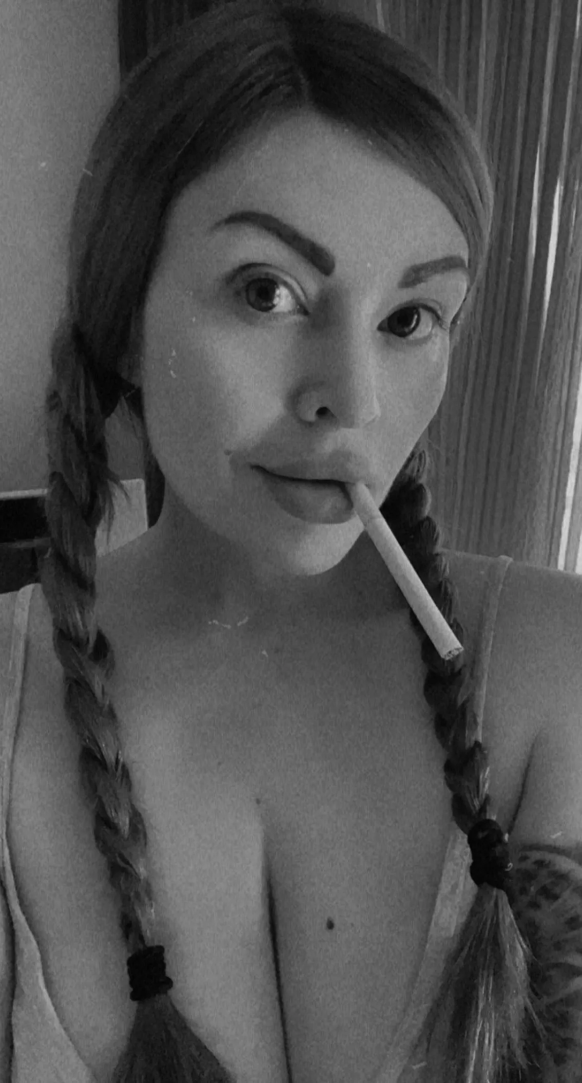 No make up smoking