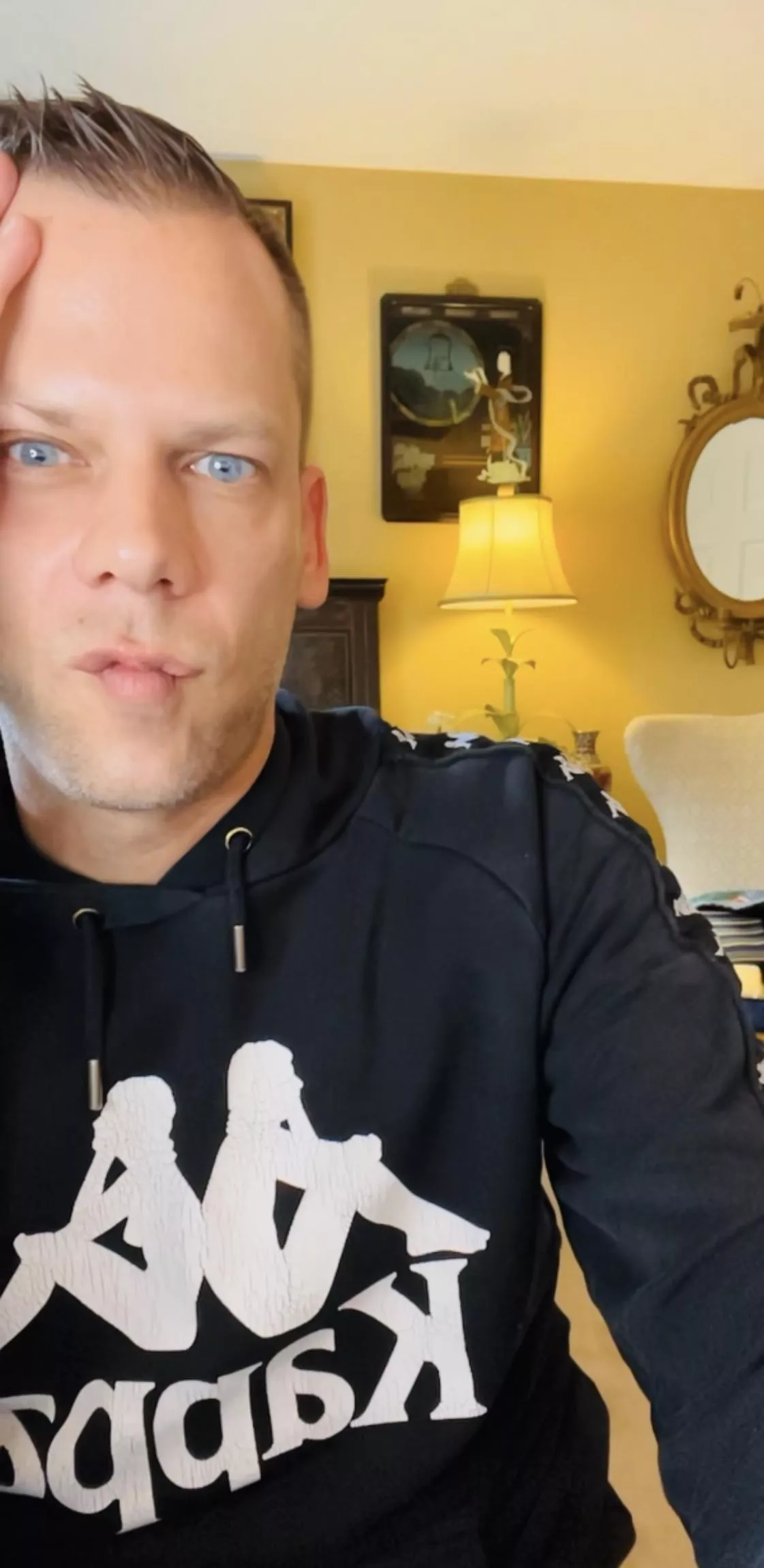 Not a lot of 40 somethings on this sub. Cheers from your resident 40 something 🍻. Kicking off 2023 with covid 🙄.