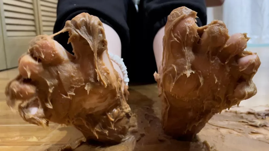 Peanut butter toes ;)