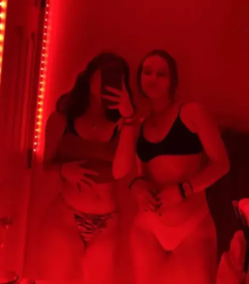 Red room duo