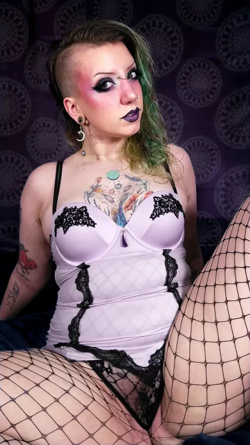 strip me down? I'm ready to get destroyed by your cock 💚