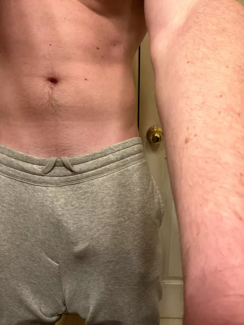 The main reason I don’t wear grey sweats lol