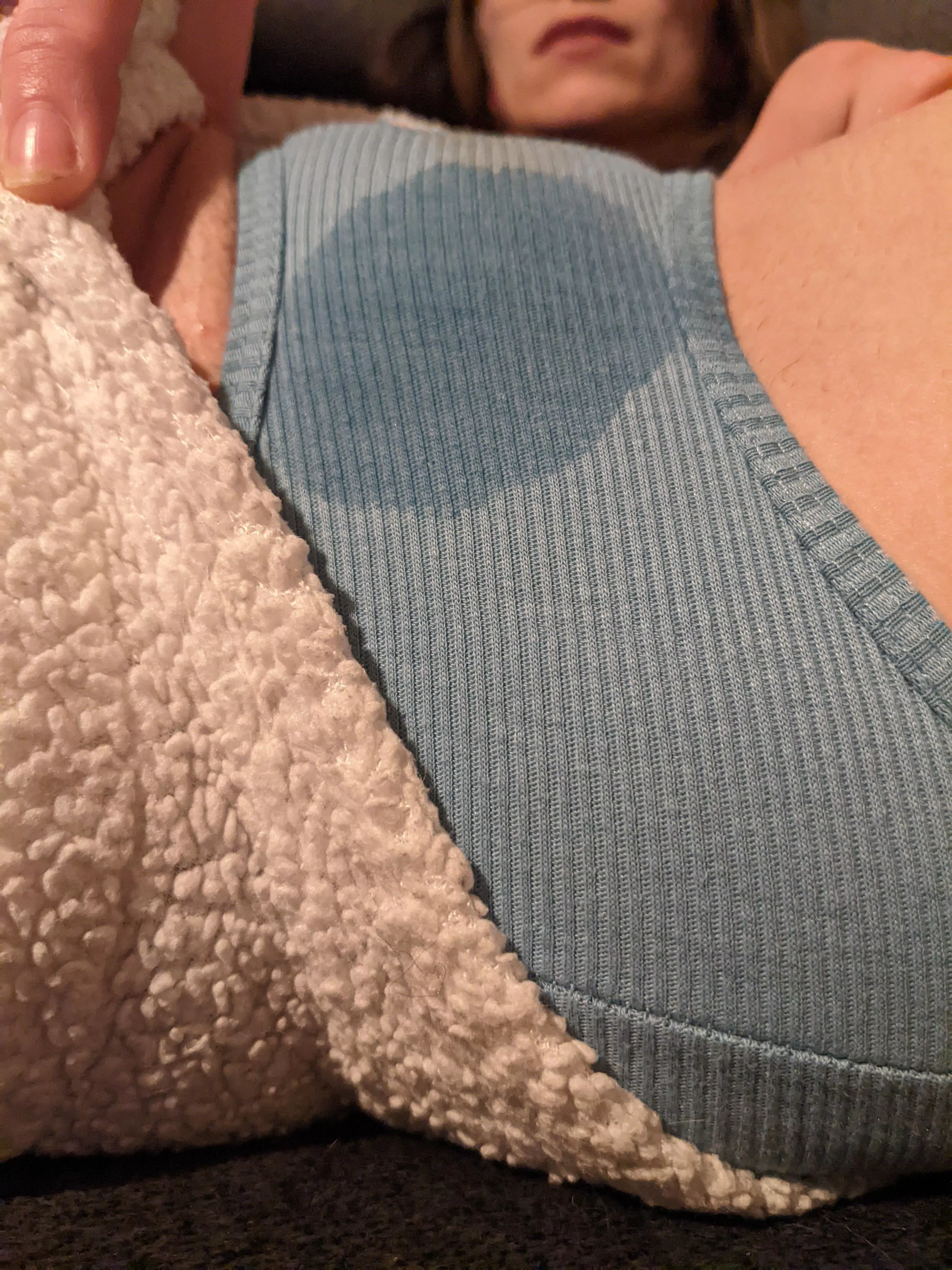 Thinking about my first bi experience 🤤