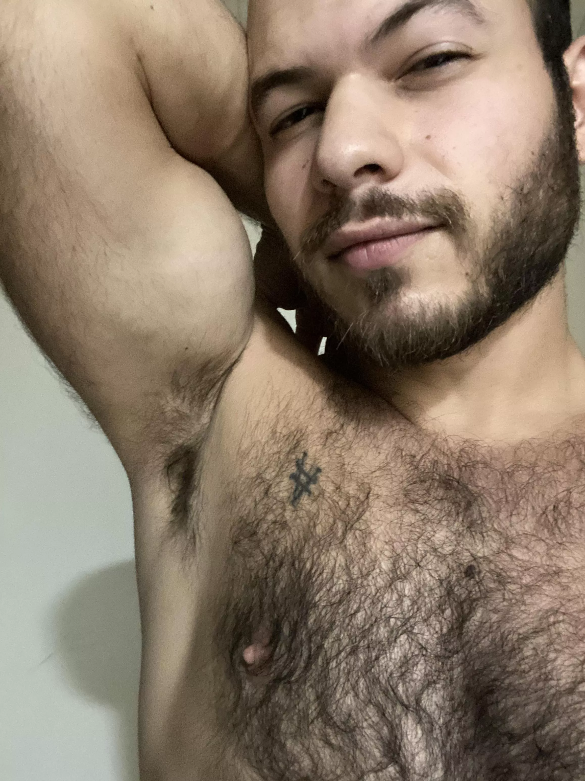 This tropical weather is making me stink!🐽