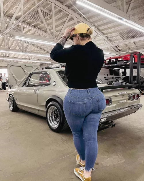 two awesome 🍑. love classic jdm