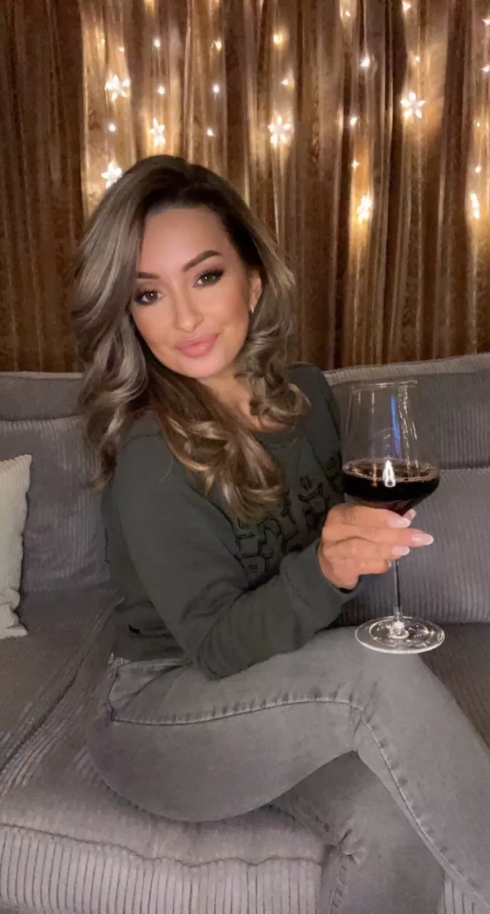 Who wants naughty babe here?💦😈