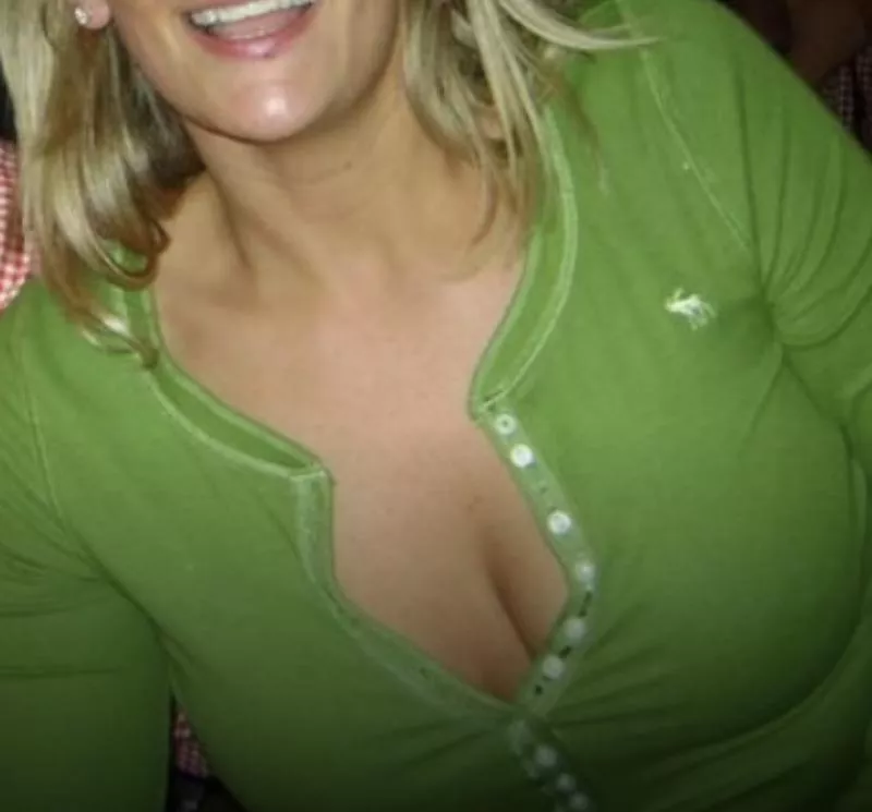 Wife sent me this pic from a girls weekend. Cropped her friend and a couple of guys out. They met a group on a guys one night out. Love this pic.