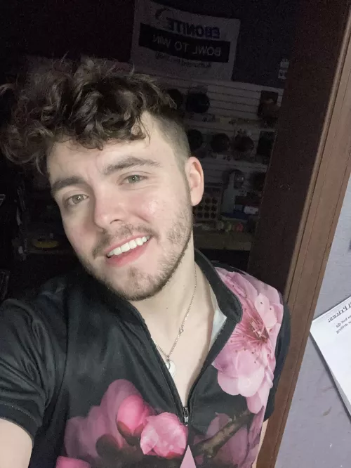 Won my bowling tournament today! Super good day, now to chill and watch my boyfriend do his d and d campaign 🤗