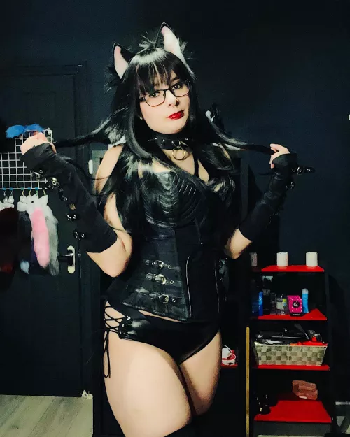 Would you like me to be your mistress kitty? 😜