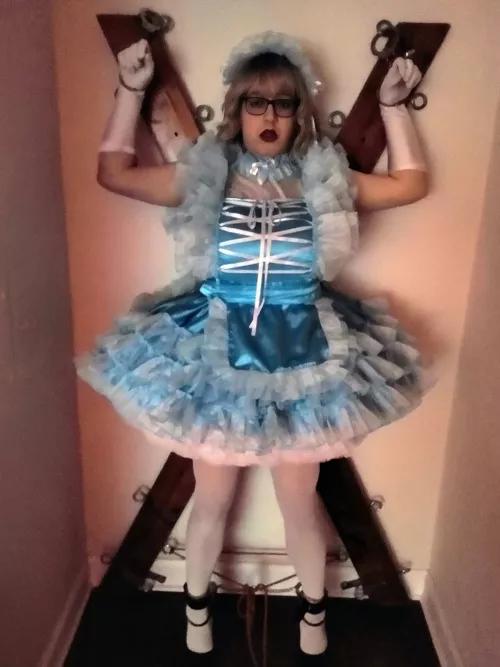 Yep, that's me. I'm sure you're wondering how I got here. It all started with sissy hypnosis...