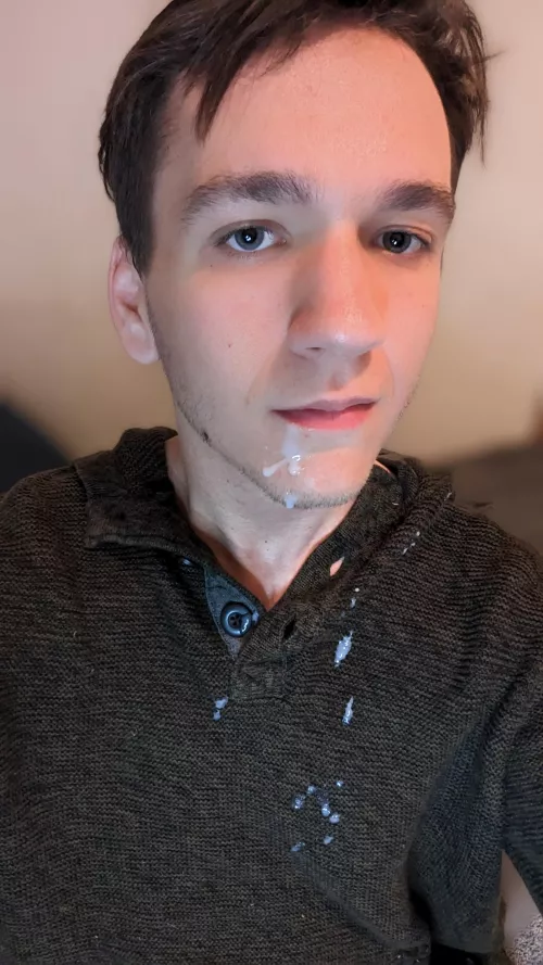 18 Cum shot landed right onto mouth 🍆💦